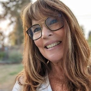 Meet your Posher, Debra